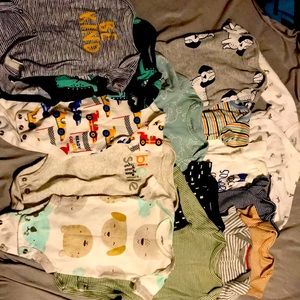12 short sleeved & 3 long sleeved onesies size newborn